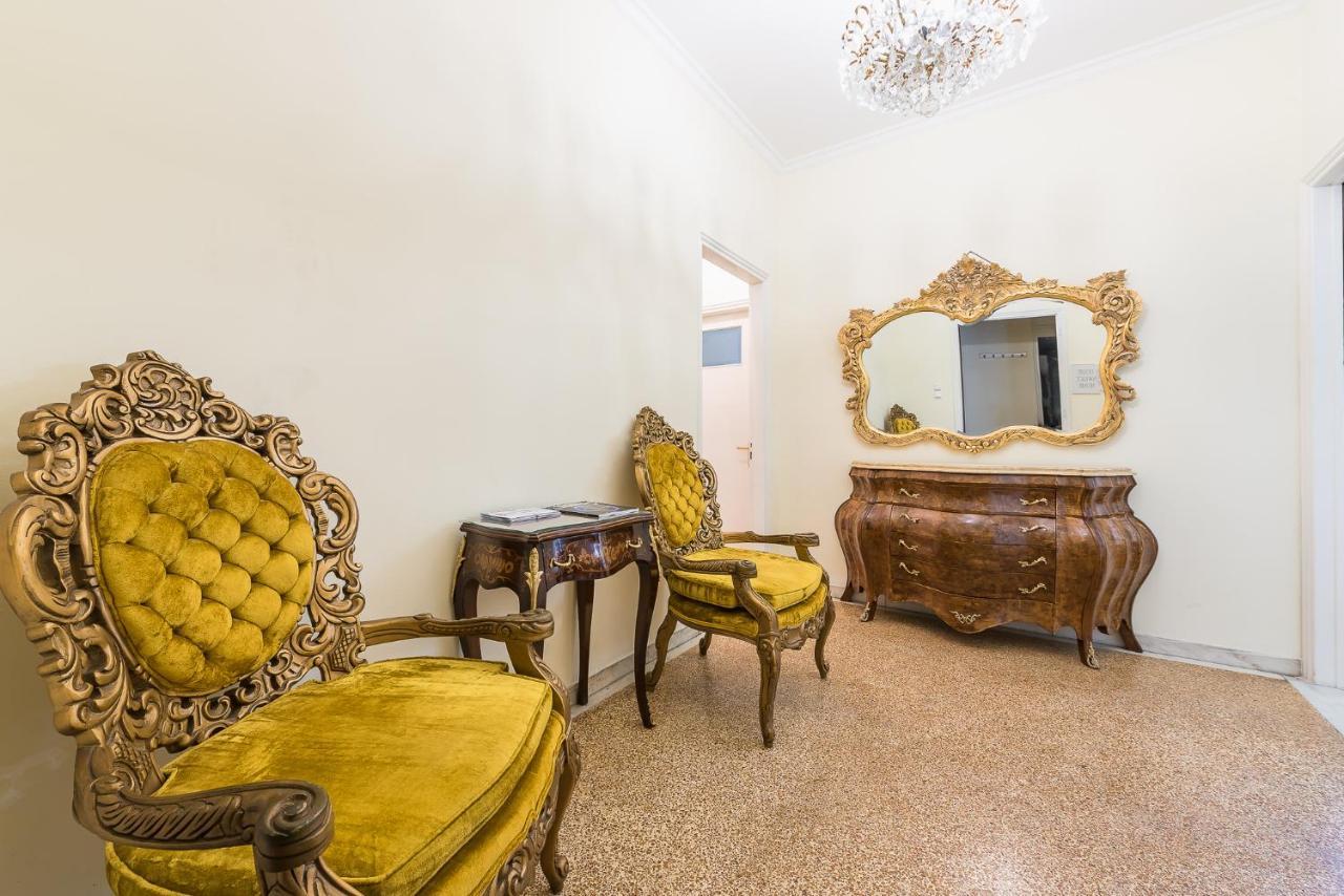 Victoria Queens Palace Apartments Athènes Extérieur photo